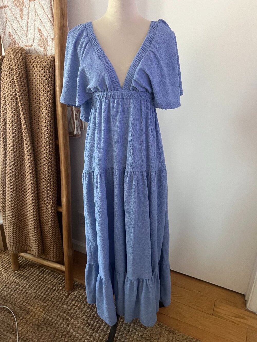 Kikibell Textured Plunge Cutout Maxi Dress Blue Size M